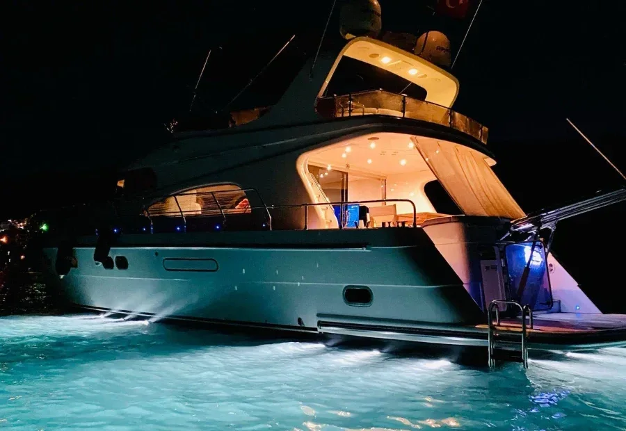 Istanbul Private Yacht Tour and VIP Transfer